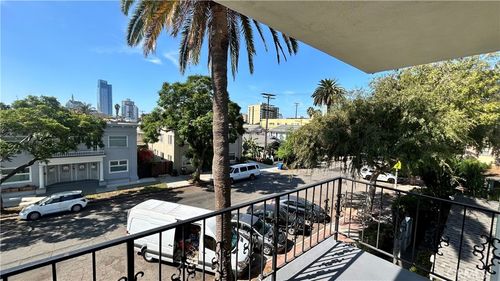 10-737 E 5th, Long Beach, CA, 90802 | Card Image