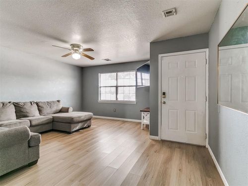 312 Traditional Way Ct, Shawnee, OK, 74804-1402 | Card Image