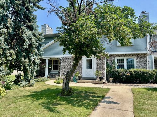 5221 W Loomis Rd, Greendale, WI, 53129-1409 | Card Image