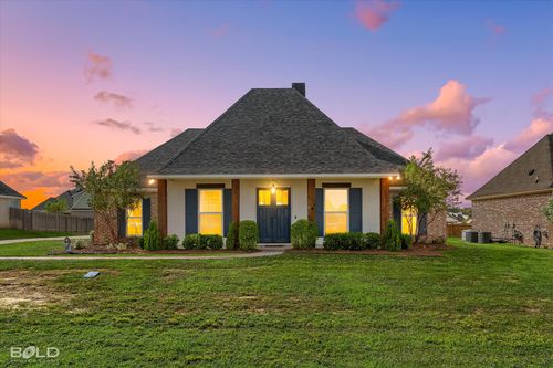 311 Donna Ln, Stonewall, LA, 71078-9667 | Card Image