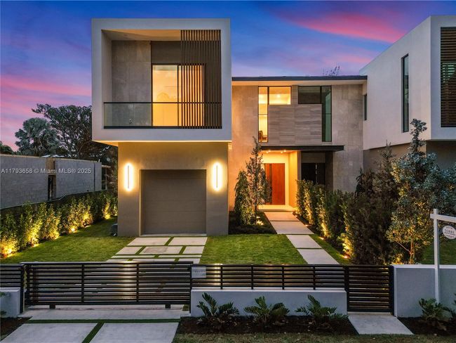 4951 University Dr, Townhouse with 3 bedrooms, 5 bathrooms and null parking in Coral Gables FL | Image 40