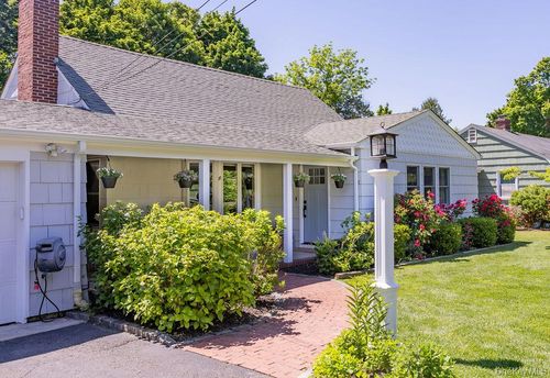 22 Braemer Rd, Setauket, NY, 11733-3966 | Card Image