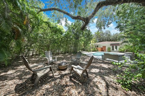 905 Sorolla Ave, Coral Gables, FL, 33134-3652 | Card Image