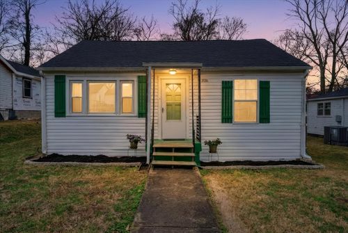 1226 Cedar St, Clarksville, TN, 37040-3515 | Card Image