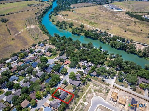 945 River Bank, New Braunfels, TX, 78130-2402 | Card Image