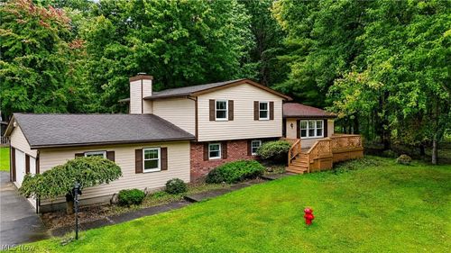 180 Ridgewood Rd, Wadsworth, OH, 44281-9765 | Card Image