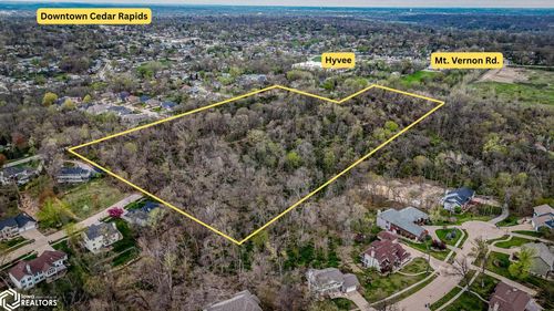 1310 42nd St Se, Cedar Rapids, IA, 52403-3908 | Card Image