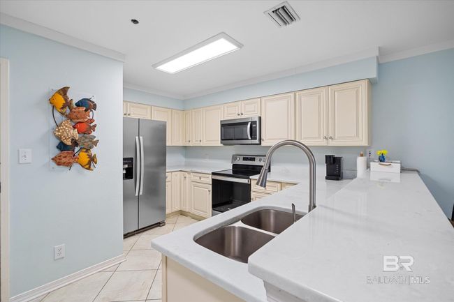 Kitchen | Image 11