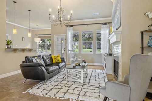 10033 Longhorn Skwy, Dripping Springs, TX, 78620-2621 | Card Image