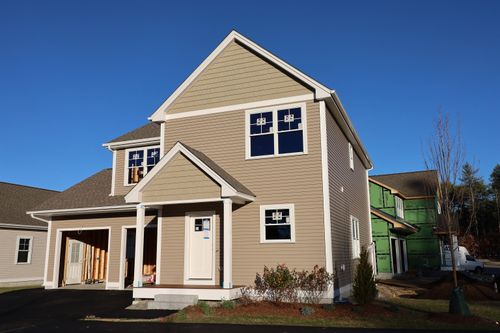 8 Wilderness Dr, Nashua, NH, 03062-1702 | Card Image