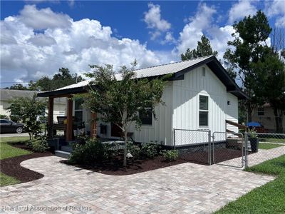 601 S 10th Avenue, House other with 2 bedrooms, 2 bathrooms and null parking in Wauchula FL | Image 3