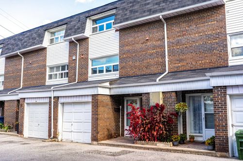 122 Purpledusk Trail, Toronto, ON, M1E4E1 | Card Image