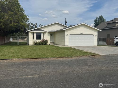 2201 Elgin Rd Ne, Moses Lake, WA, 98837-9768 | Card Image