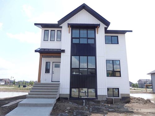 439 Townsend Street, Red Deer, AB, T4P0Y7 | Card Image