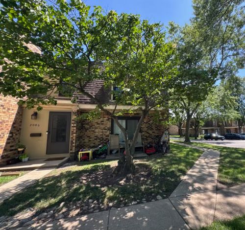 3f-2086 Country Club Dr, Woodridge, IL, 60517-3033 | Card Image