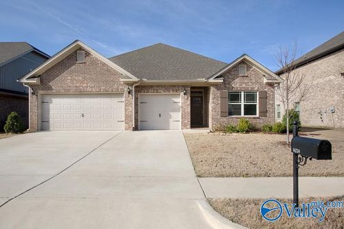 16224 Trestle St Se, Huntsville, AL, 35803-3062 | Card Image