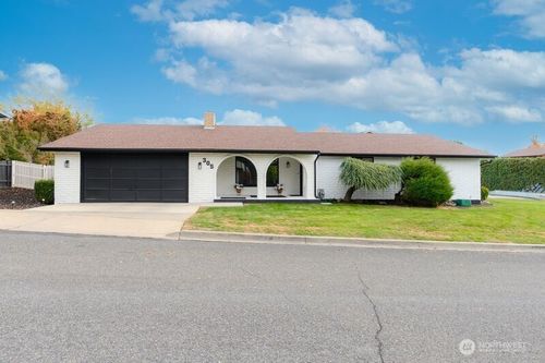 305 N 50th Ave, Yakima, WA, 98908-2824 | Card Image