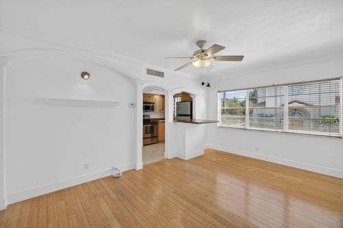 205-901 Ne 3rd St, Fort Lauderdale, FL, 33301-1689 | Card Image