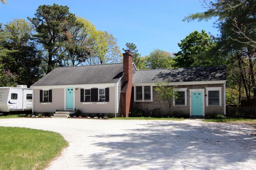 72 Airline Rd, South Dennis, MA, 02660-2518 | Card Image