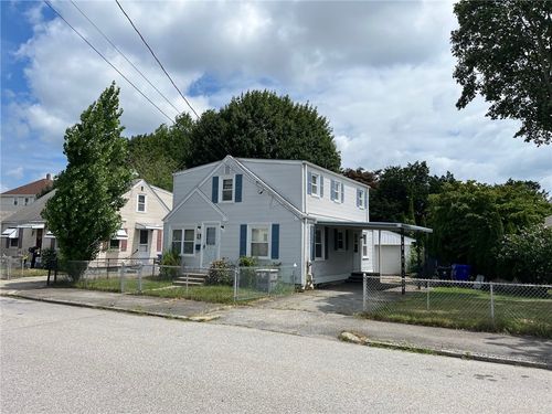 28 Hazard St, Pawtucket, RI, 02860-5519 | Card Image
