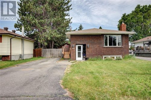 1000 Jeanne D'Arc St, Hanmer, ON, P3P1R9 | Card Image