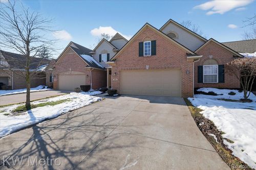 8181 Springdale Dr, White Lake, MI, 48386-4544 | Card Image