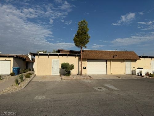2641 Heritage Cir, Las Vegas, NV, 89121-1205 | Card Image