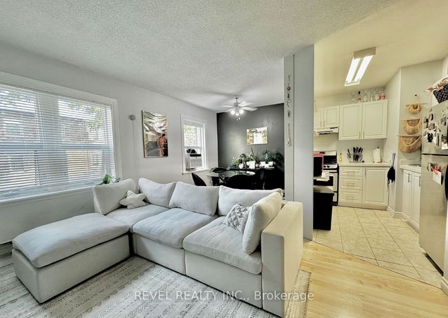 303 - 114 Vaughan Rd, Condo with 1 bedrooms, 1 bathrooms and 1 parking in York ON | Image 11