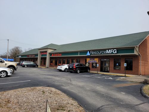 949 Louisville Rd, Frankfort, KY, 40601-3354 | Card Image