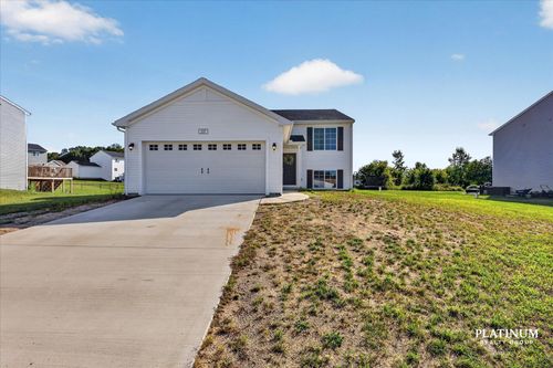 217 Vansen Dr, Kent City, MI, 49330-8935 | Card Image