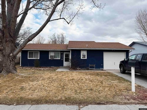 1818 Cardinal St, Worland, WY, 82401-4217 | Card Image