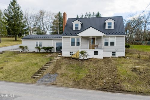 1067 N 20th Ave, Altoona, PA, 16601-7105 | Card Image