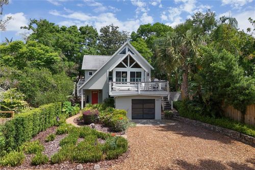 421 W 10th Ave, MOUNT DORA, FL, 32757-4236 | Card Image