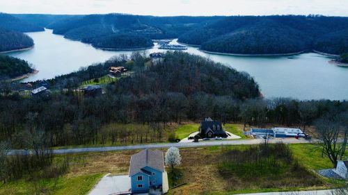 323 Seaton Dr, Smithville, TN, 37166-2894 | Card Image