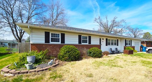 412 Sunset Dr, Centralia, IL, 62801-6016 | Card Image