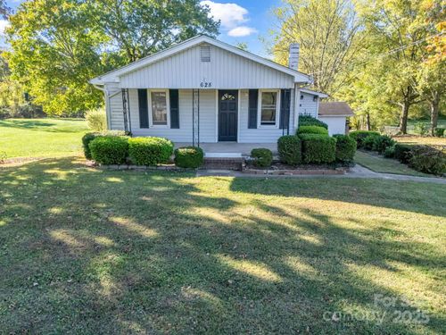 628 New Hope Rd, Flat Rock, NC, 28731-4719 | Card Image