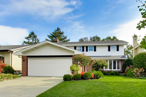 8321 N Knight Ave, Niles, IL, 60714-2351 | Card Image