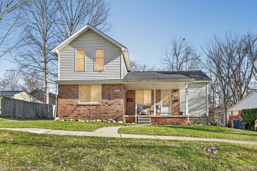 416 Lake St, Howell, MI, 48843-1620 | Card Image