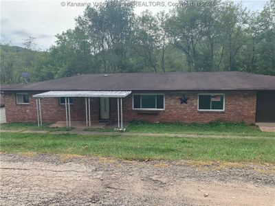 106 Lincoln Drive, House other with 3 bedrooms, 2 bathrooms and null parking in Dunbar WV | Image 1