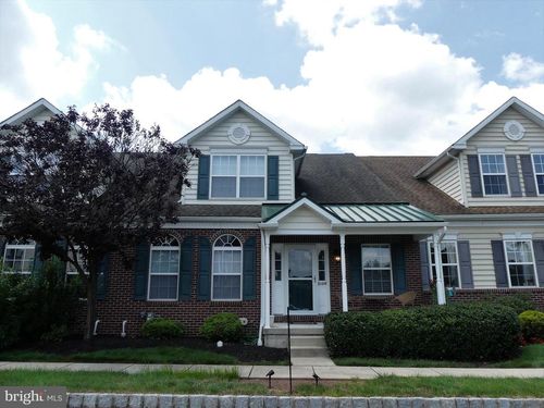 2124 Hanford Way, PENNSBURG, PA, 18073-1272 | Card Image