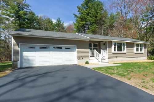 7 Ermer Rd, Derry, NH, 03038-5927 | Card Image