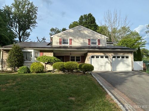 8 Julie Dr, Edison, NJ, 08820-1129 | Card Image