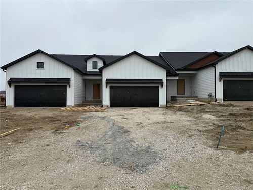 2010 Ammann Dr, Adel, IA, 50003-8050 | Card Image