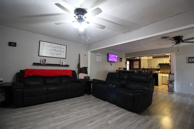 1281 W Eden St, House other with 3 bedrooms, 1 bathrooms and null parking in Munday TX | Image 6