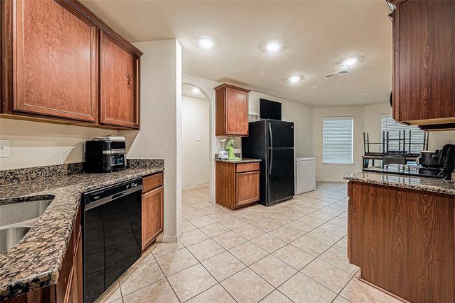 9915 Garnet Grove Dr, House other with 4 bedrooms, 2 bathrooms and 2 parking in Iowa Colony TX | Image 10