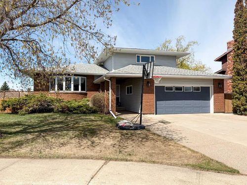 2 55 Street Close, Stettler, AB, T4K1J3 | Card Image