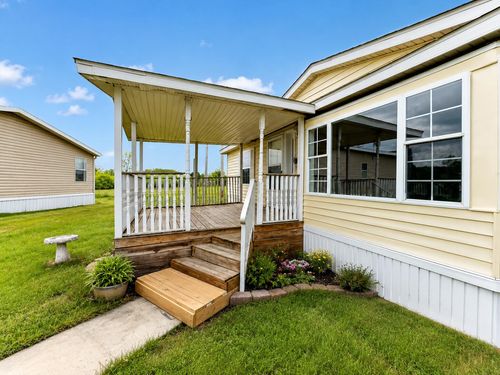 388 Laurel Dr, Monroe, MI, 48161-5765 | Card Image