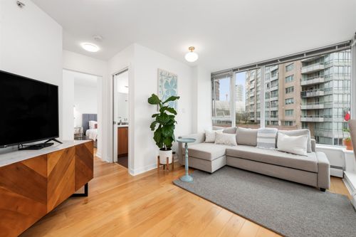 707-58 Keefer Pl, Vancouver, BC, V6B0B8 | Card Image
