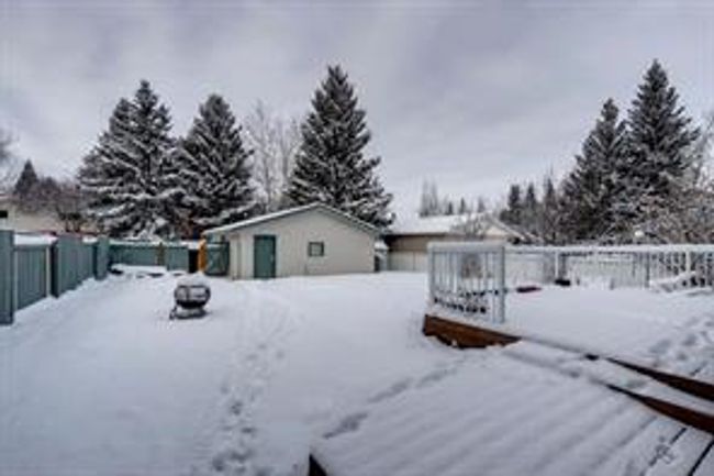 9611 24 St Sw, House detached with 5 bedrooms, 2 bathrooms and 2 parking in Calgary AB | Image 13