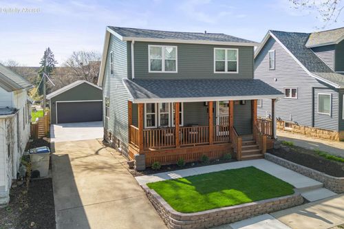 2611 S Austin St, Milwaukee, WI, 53207-2001 | Card Image